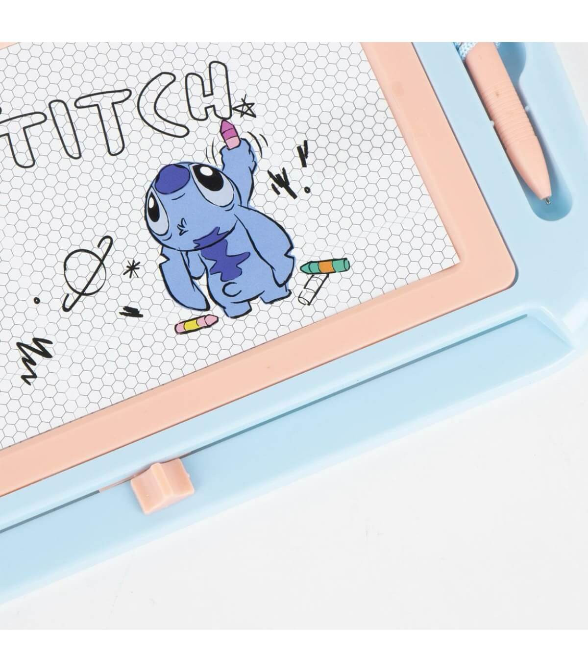 МАГНИТНА ДЪСКА ЗА РИСУВАНЕ И ПИСАНЕ В КУТИЯ STITCH Cerda