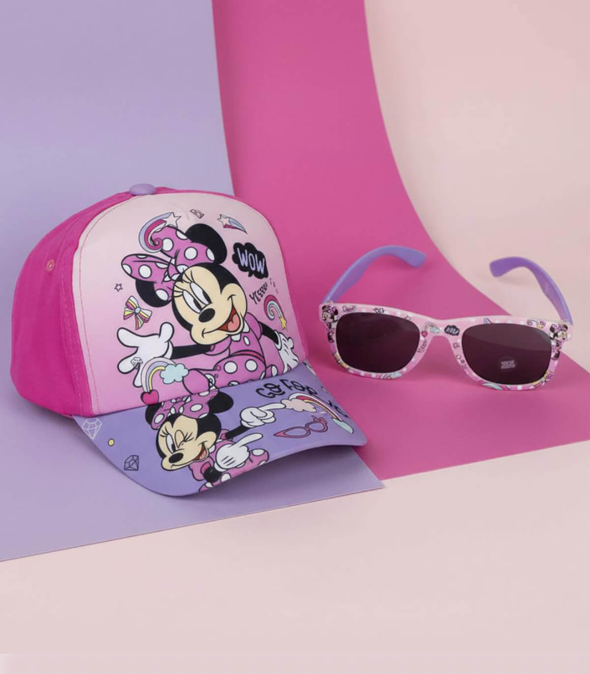 ДЕТСКА ШАПКА С КОЗИРКА 51 СМ + СЛЪНЧЕВИ ОЧИЛА MINNIE Cerda