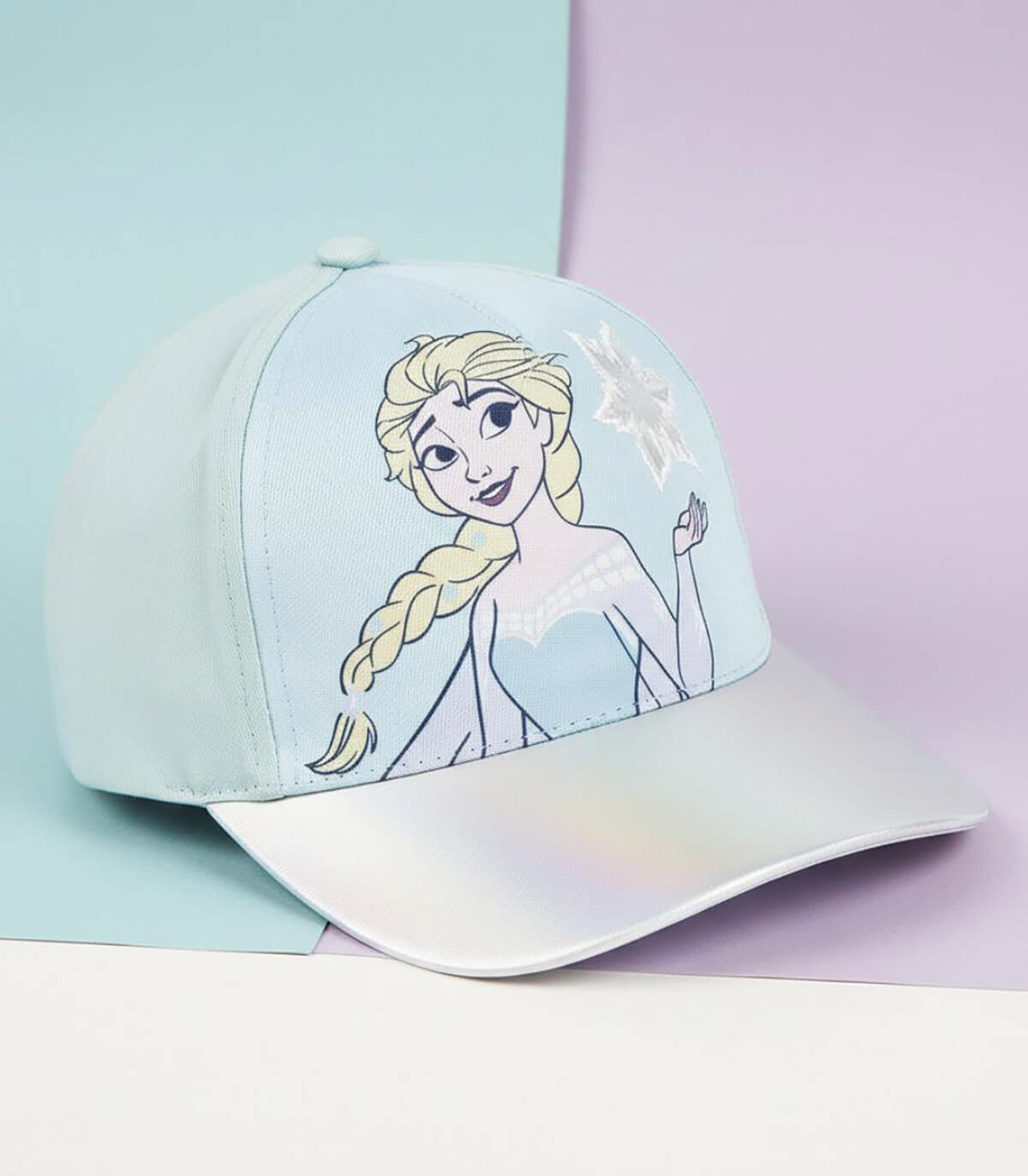 ДЕТСКА ШАПКА С КОЗИРКА И АПЛИКАЦИЯ FROZEN 53 СМ Cerda
