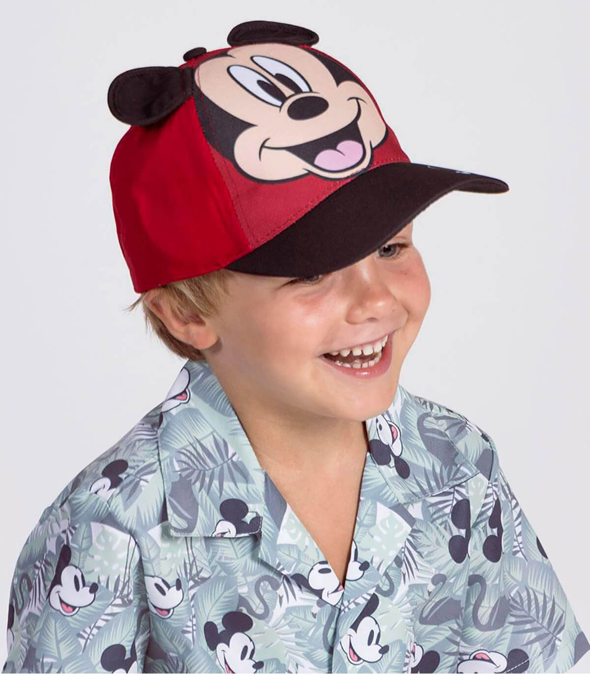 ДЕТСКА ШАПКА С КОЗИРКА И АПЛИКАЦИЯ MICKEY 53 СМ Cerda