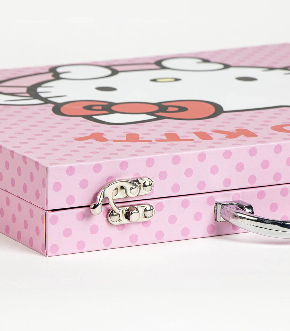 РИСУВАТЕЛЕН КОМПЛЕКТ В КУФАР С МЕТАЛНА ДРЪЖКА HELLO KITTY Cerda