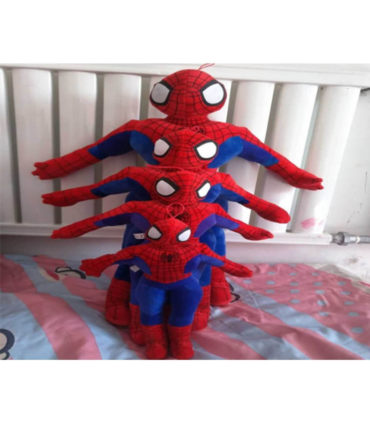 ПЛЮШЕНА ФИГУРА ЧОВЕКА ПАЯК С МУСКУЛИ 40 СМ Armtoys