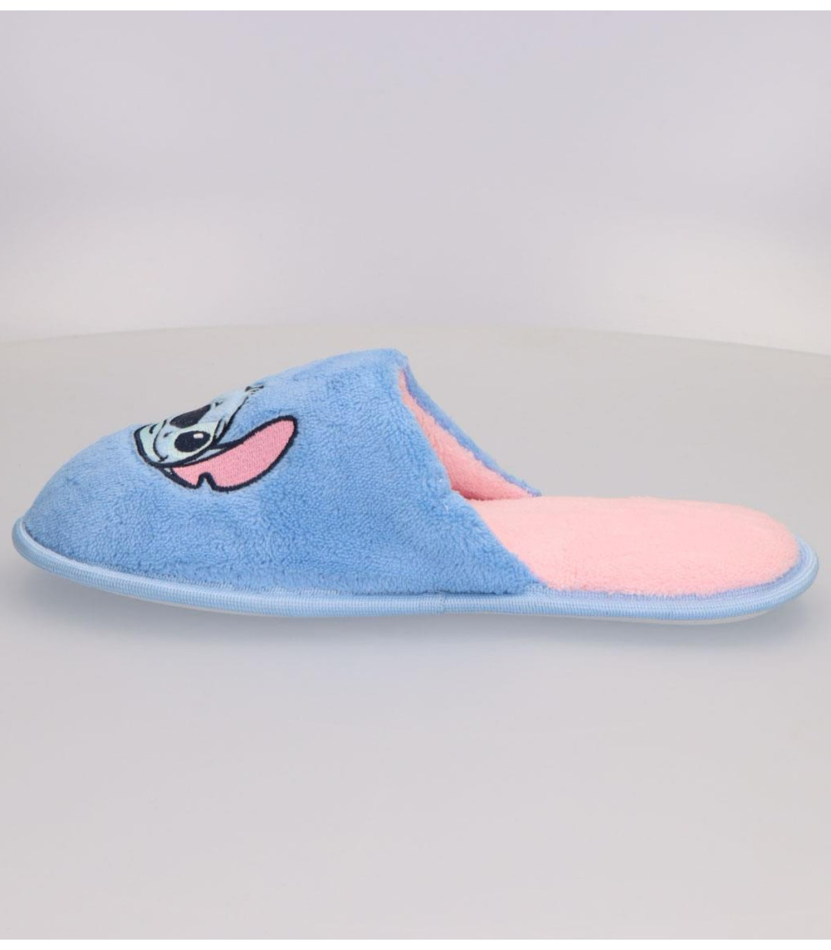 ДЕТСКИ ДОМАШНИ ЧЕХЛИ С БРОДЕРИЯ STITCH 30-37 СЕРИЯ Cerda