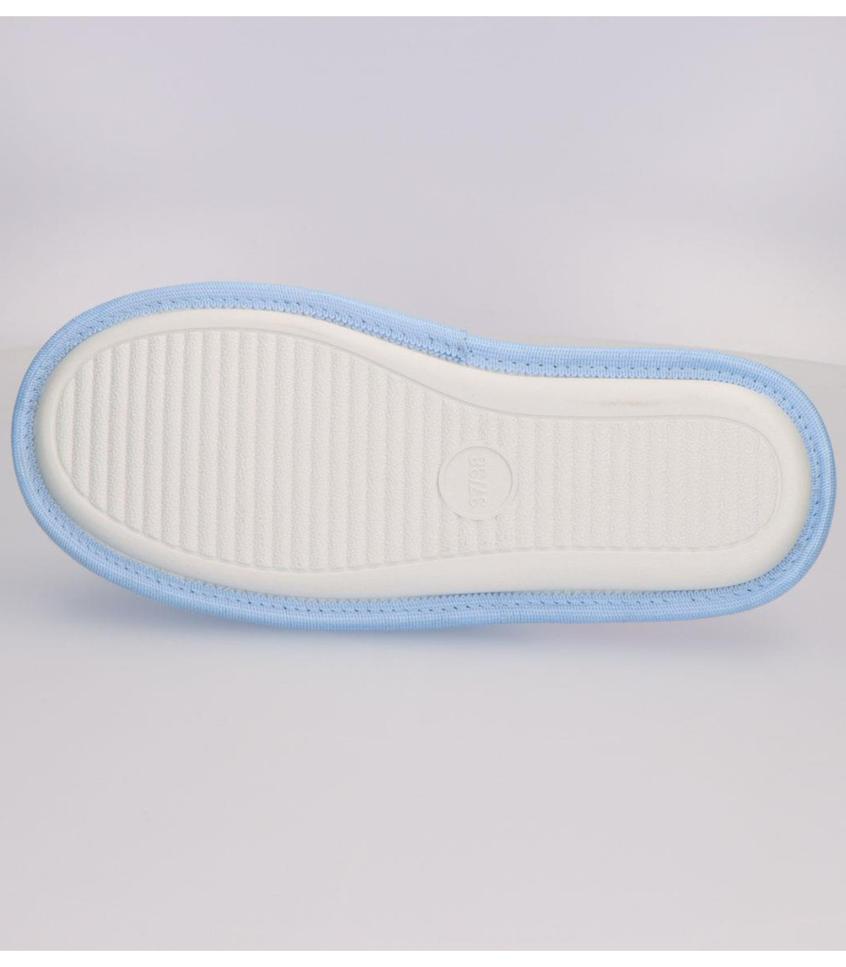 ДЕТСКИ ДОМАШНИ ЧЕХЛИ С БРОДЕРИЯ STITCH 30-37 СЕРИЯ Cerda